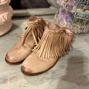 Freebird by Steven Lucy fringe mules